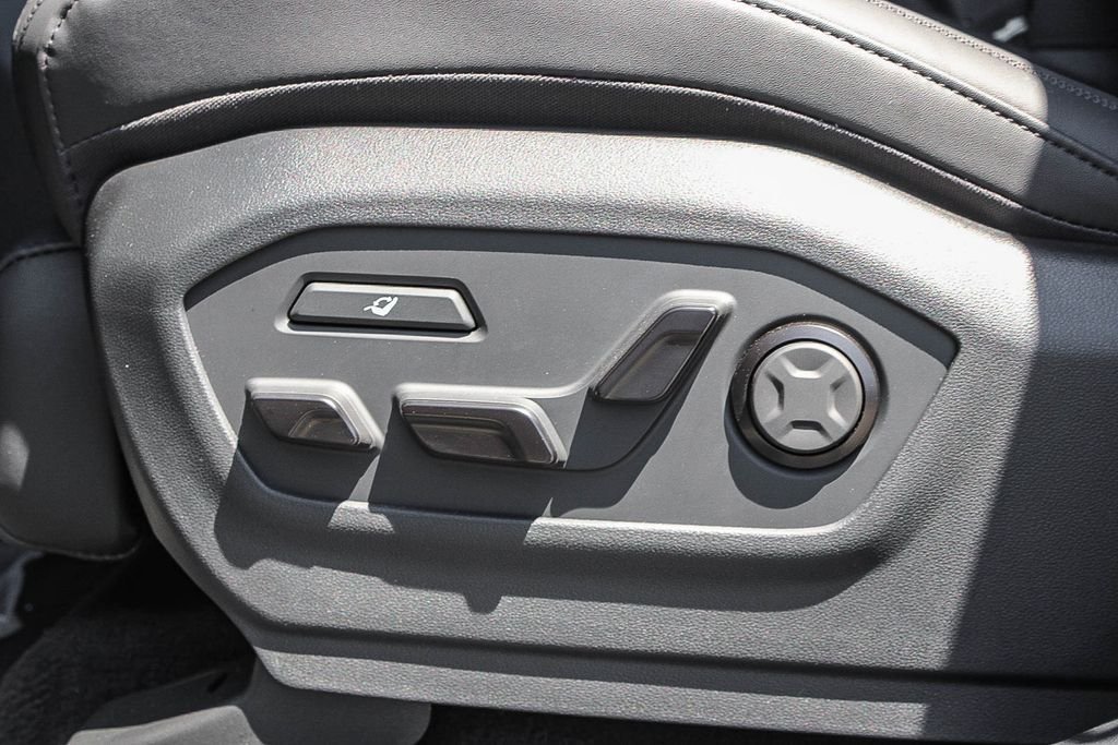 New 2026 Silver Hyundai Calligraphy image 23
