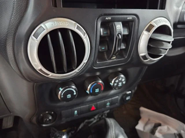 Used 2014 Gray Jeep Unlimited Rubicon image 20