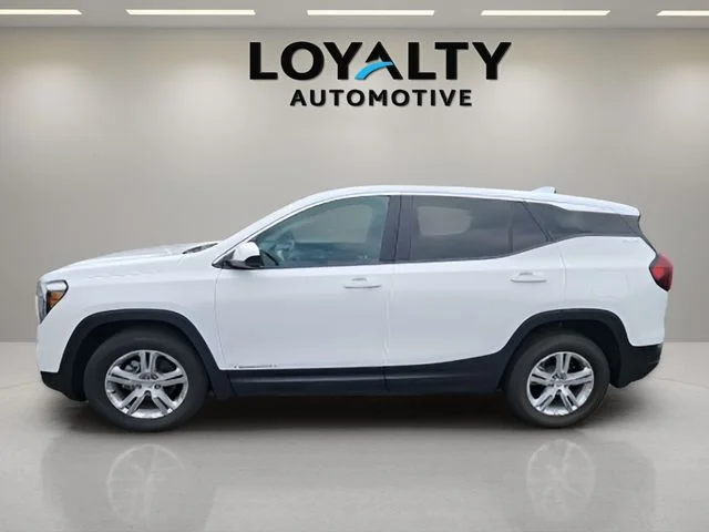 Used 2024 White GMC SLE image 3