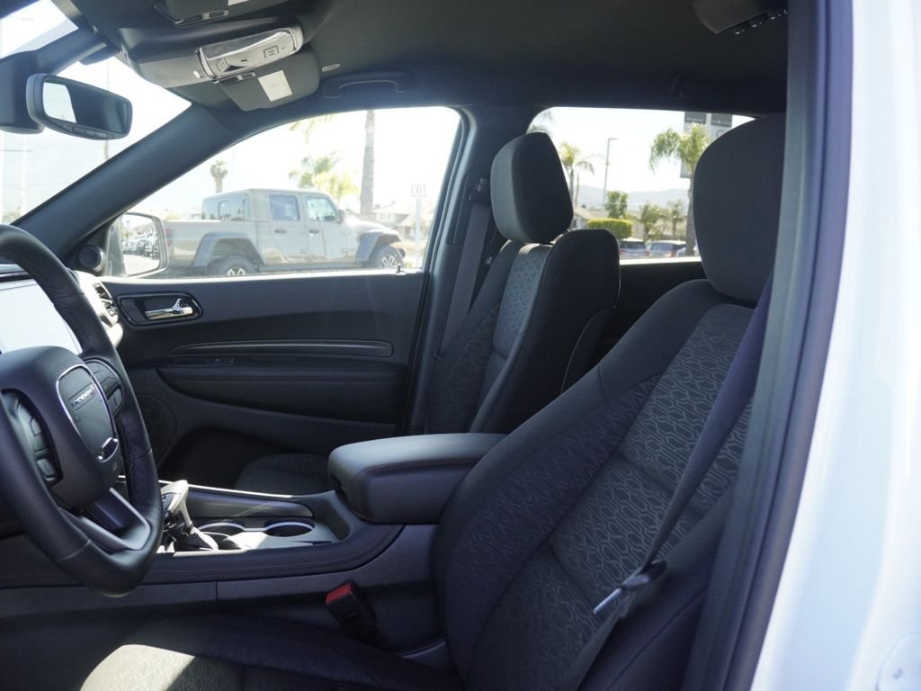 New 2026 White Knuckle Clear-Coat Exterior Paint Dodge GT HEMI V8 image 19