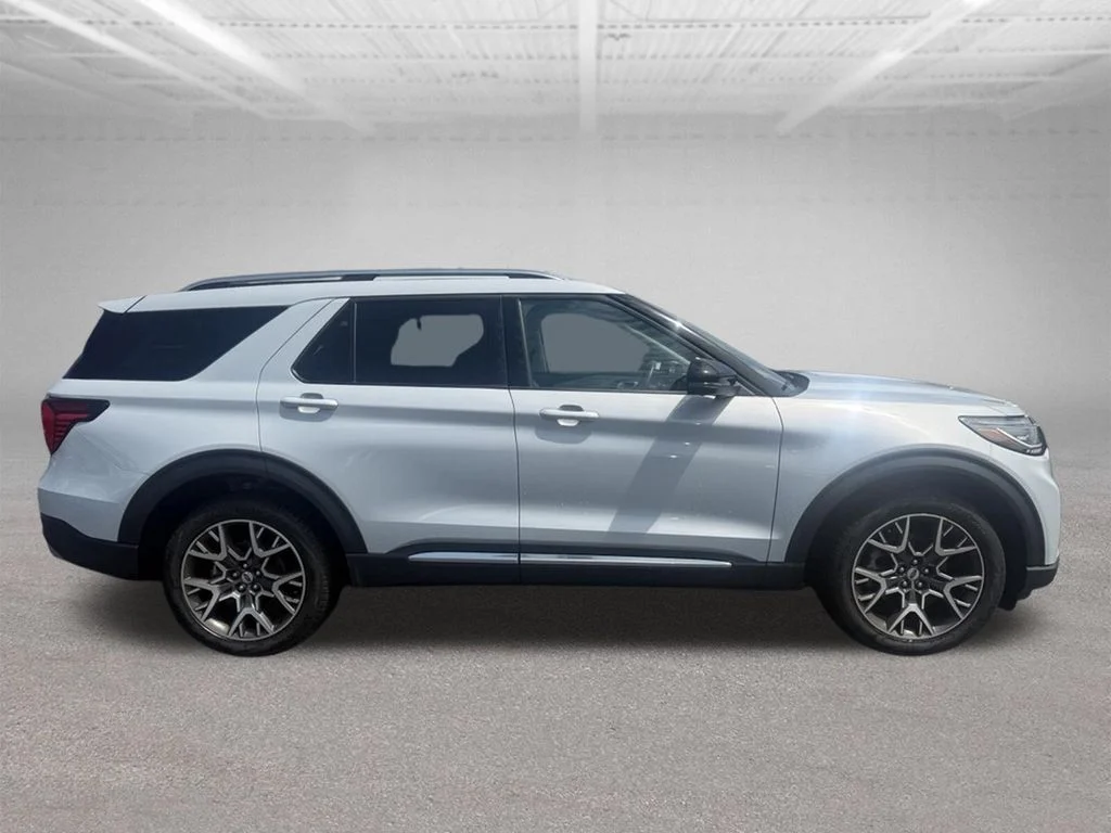Used 2025 White Ford Platinum image 6