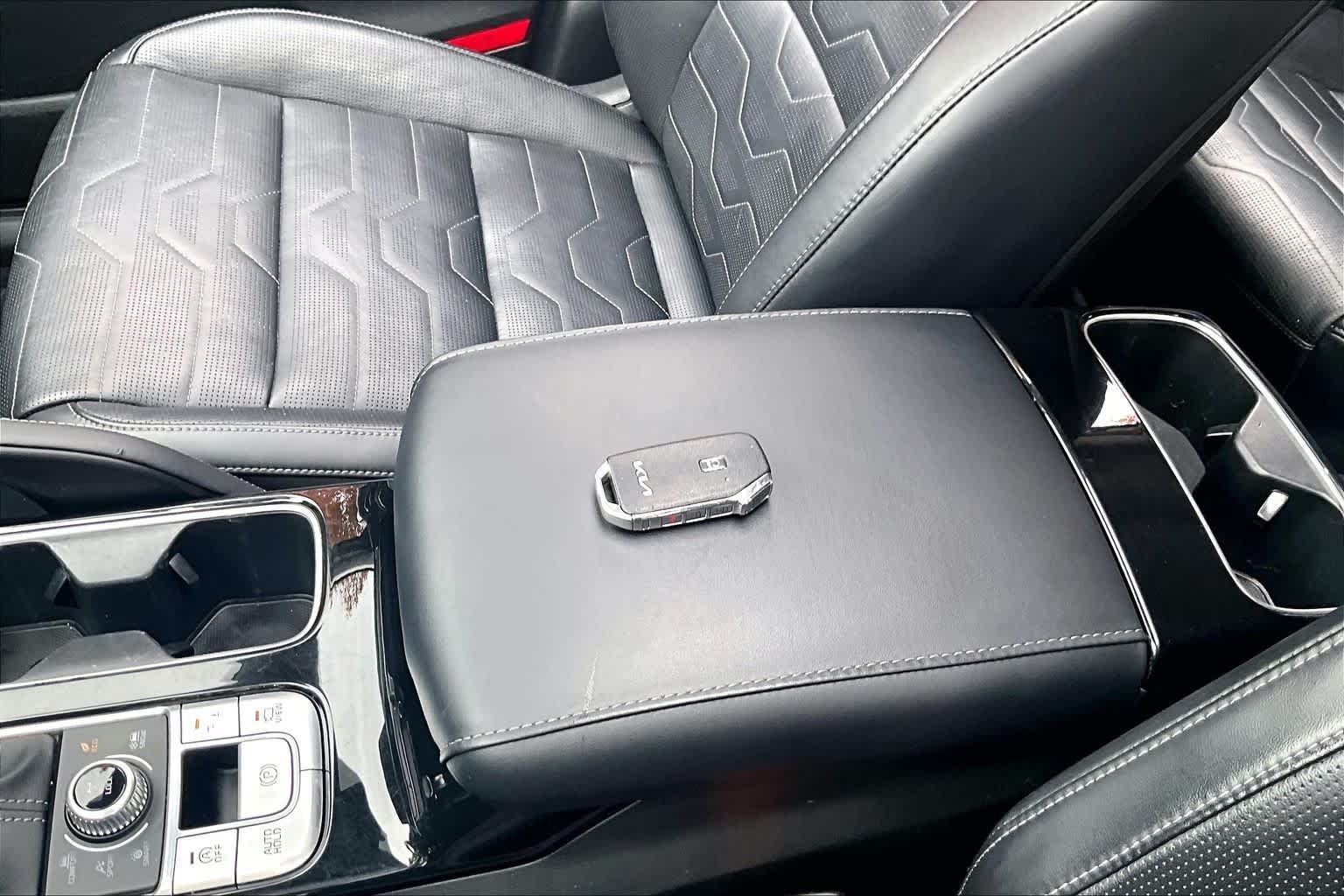 Used 2022 Wolf Gray Kia SX image 15