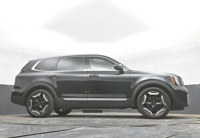 Used 2024 Ebony Black Kia EX image 52