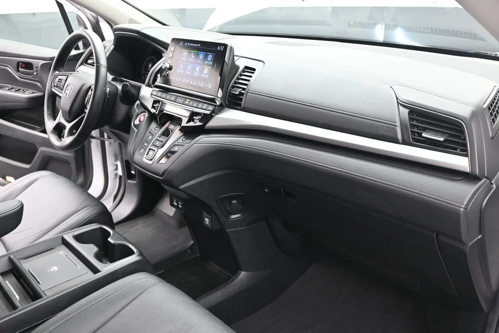 Certified Used 2025 White Honda EX-L image 26