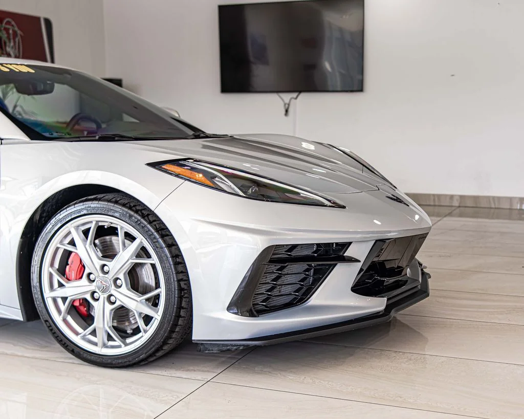 Used 2022 Silver Chevrolet Stingray image 3