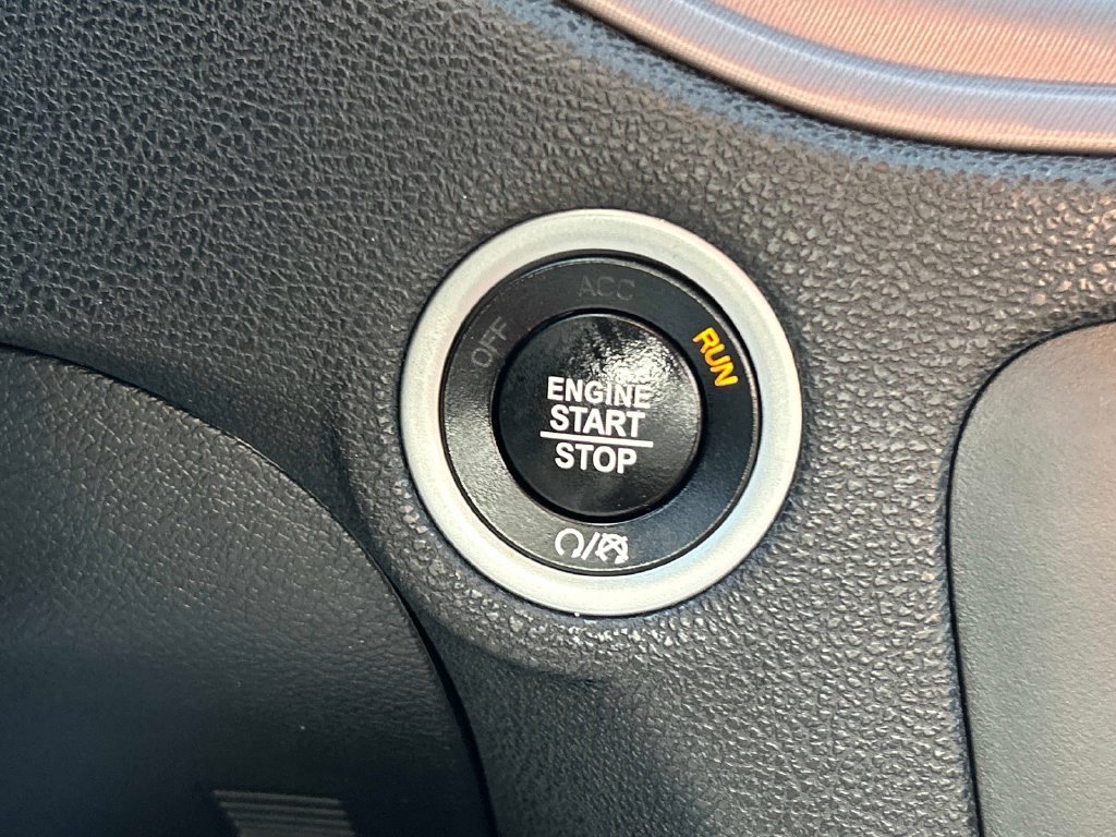 Used 2023 Green Dodge SXT image 22