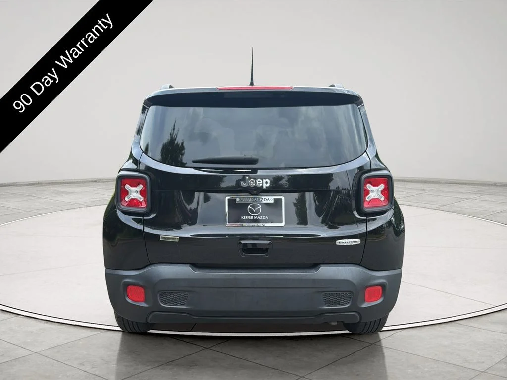Used 2018 Black Jeep Latitude image 4