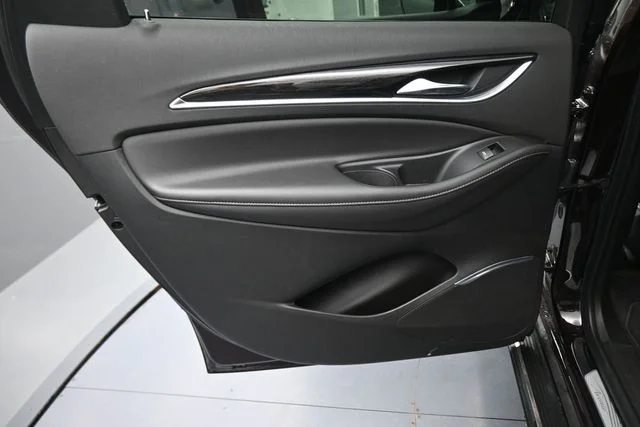Used 2020 Red Buick Avenir image 19