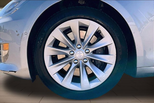 Used 2016 Silver Tesla  image 9