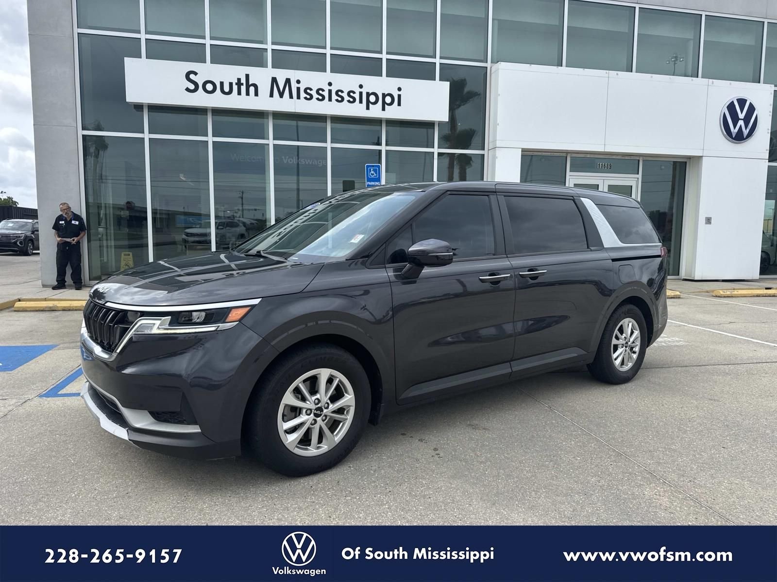 2022 Kia Sedona LX Seat Pkg's photo
