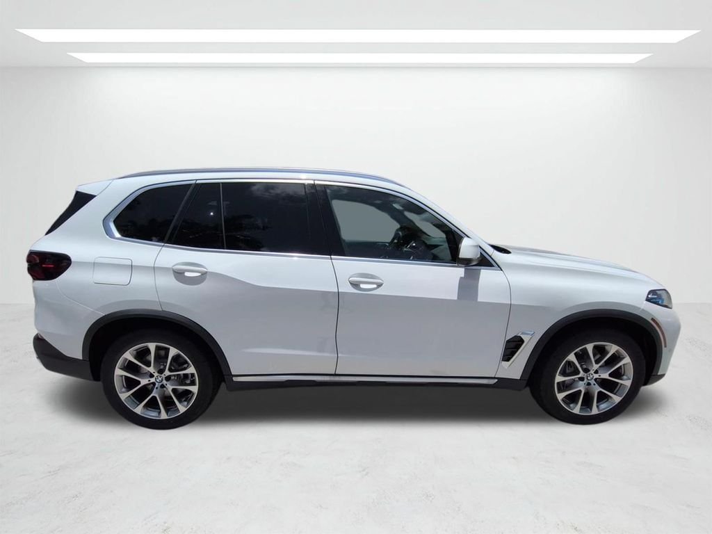 New 2026 Alpine White BMW xDrive40i image 3