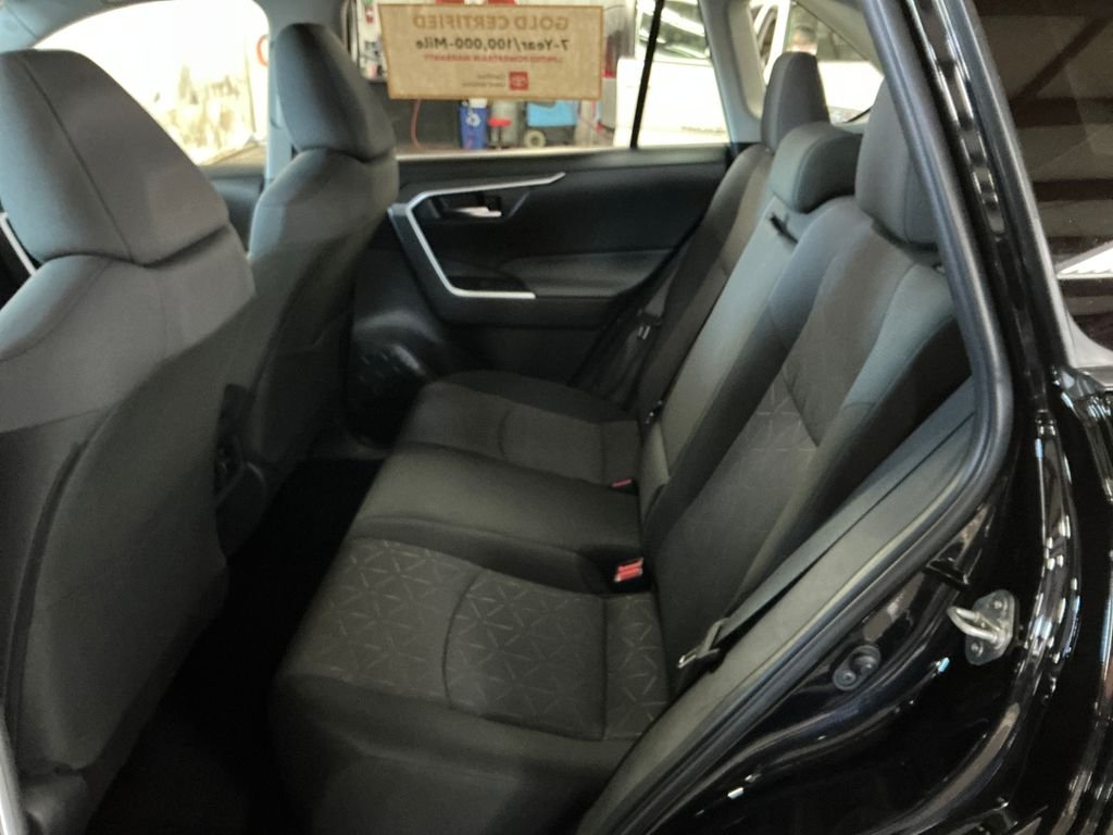 Used 2025  Toyota XLE image 25