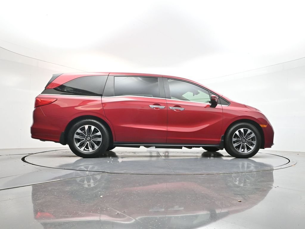 Used 2023 Modern Steel Metallic Honda EX-L image 35