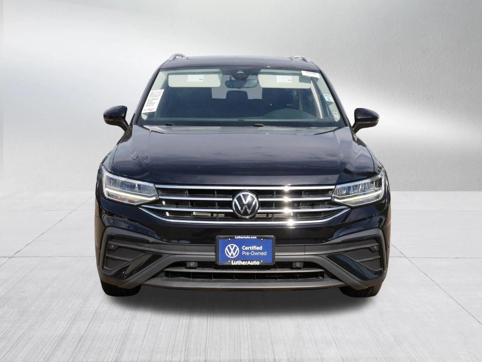 Used 2022 Volkswagen Tiguan SE with VIN 3VV2B7AX4NM111258 for sale in Brooklyn Center, Minnesota