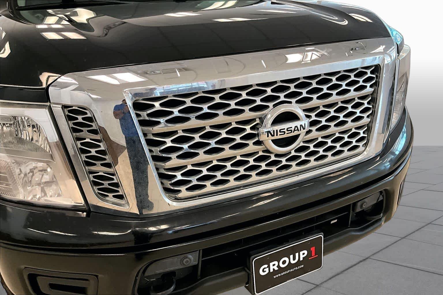 Used 2019 Magnetic Black Metallic Nissan SV image 28