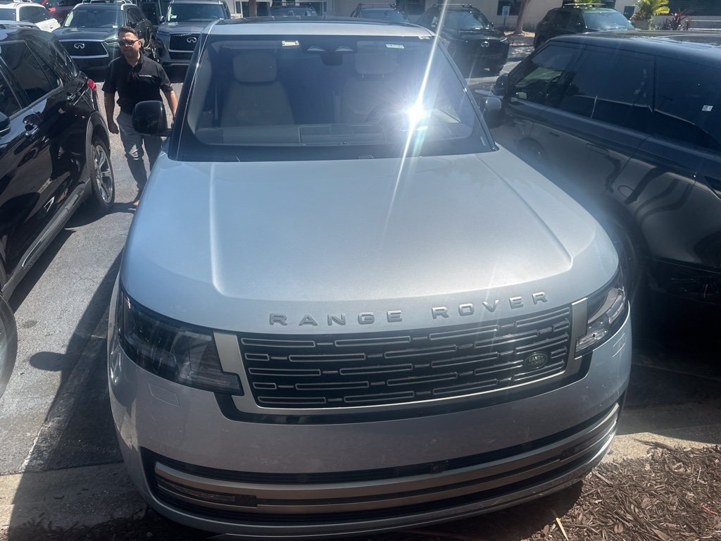 Used 2023 Silver Land Rover Autobiography image 2