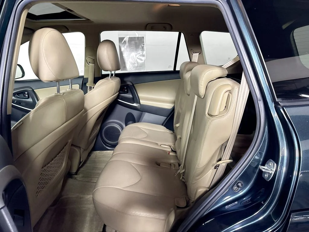 Used 2011 Green Toyota Limited image 21