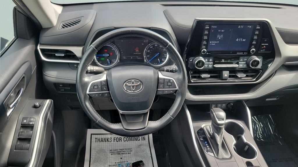 Certified Used 2022 Silver Toyota XLE image 12