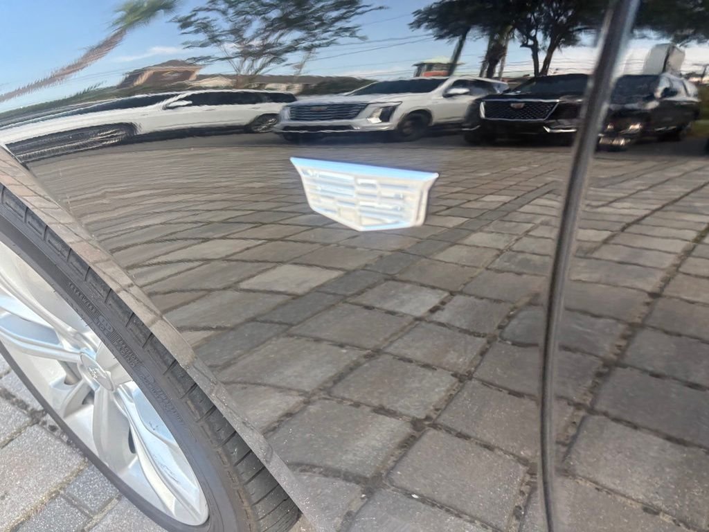 Used 2025 Black Cadillac Premium Luxury image 9