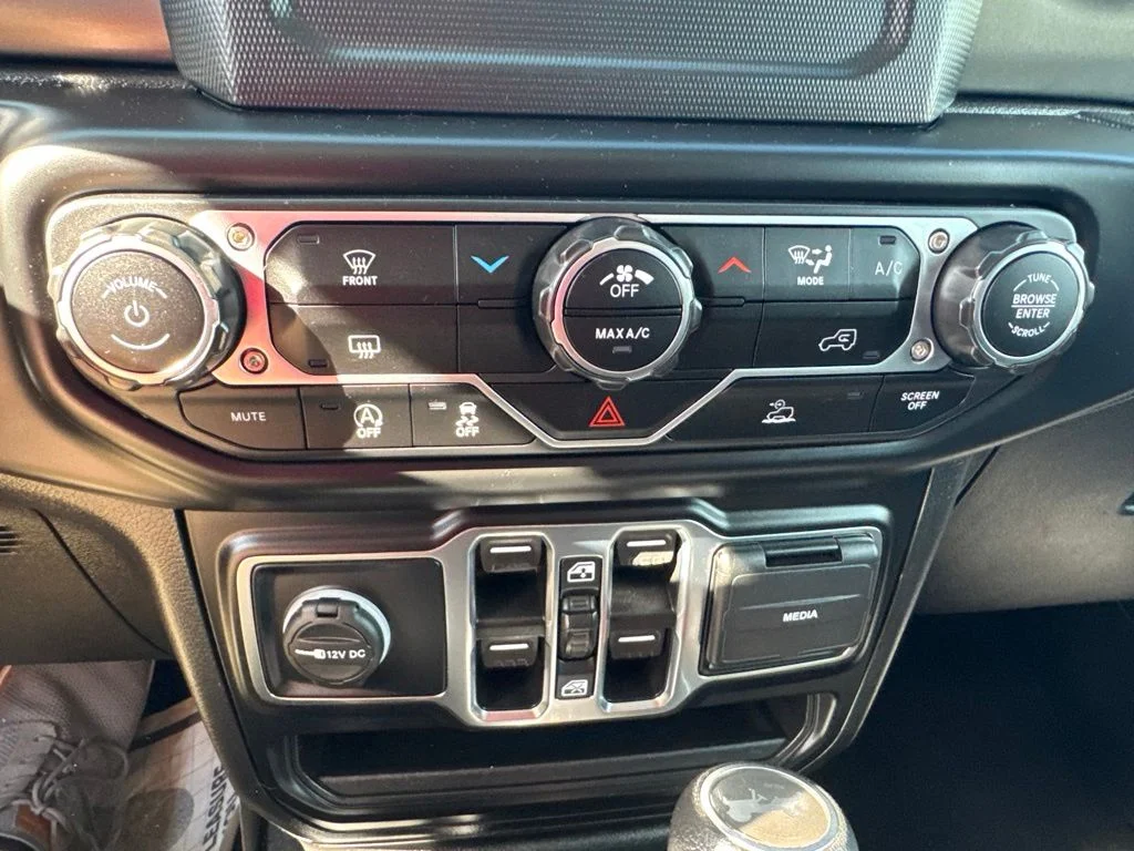 Used 2022 White Jeep Unlimited Willys image 7