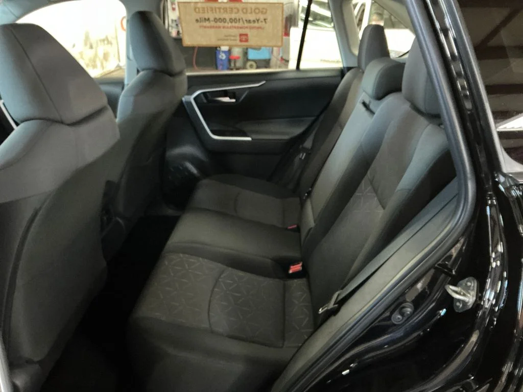 Used 2025  Toyota XLE image 25