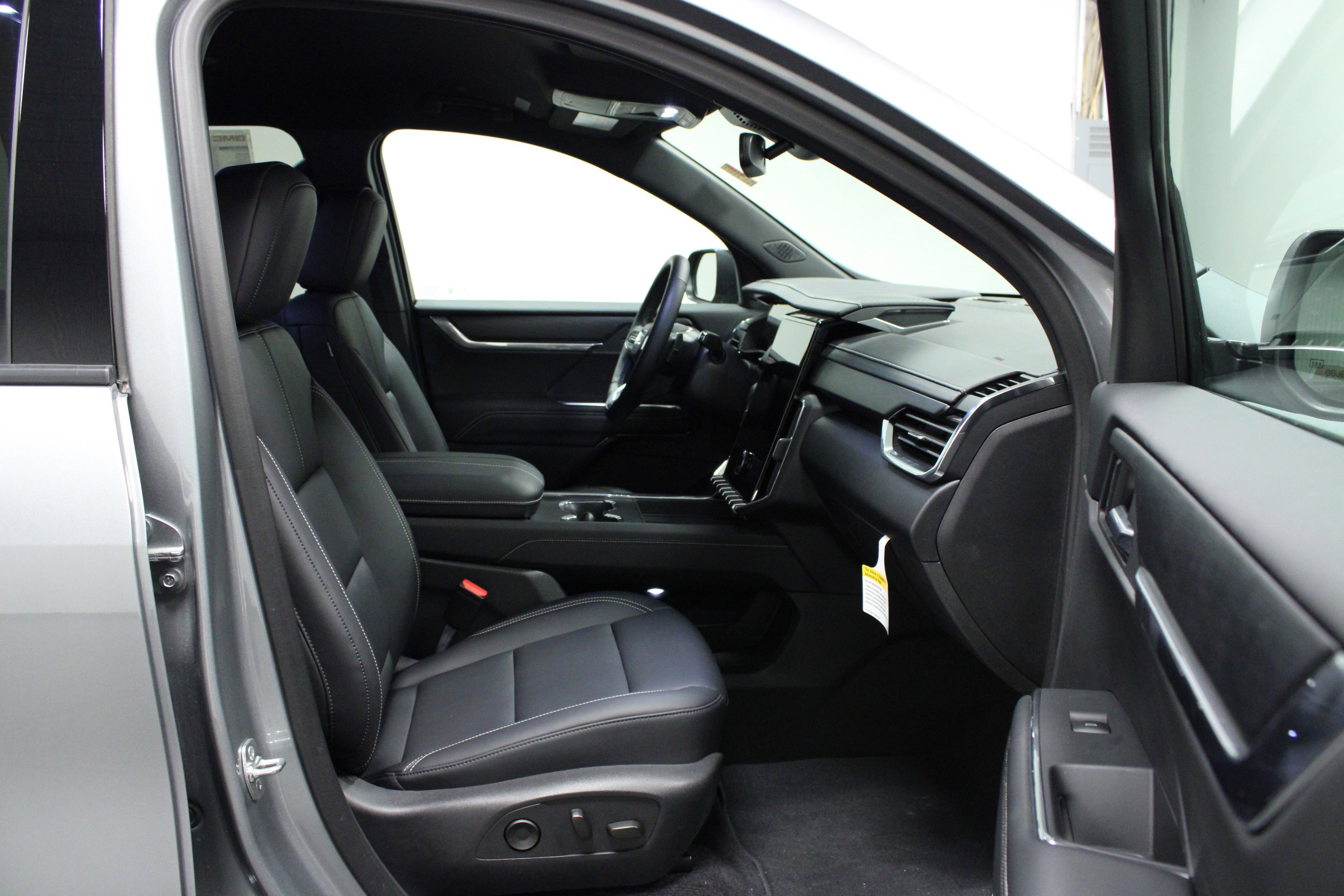 2025 GMC Acadia Elevation - Photo 17