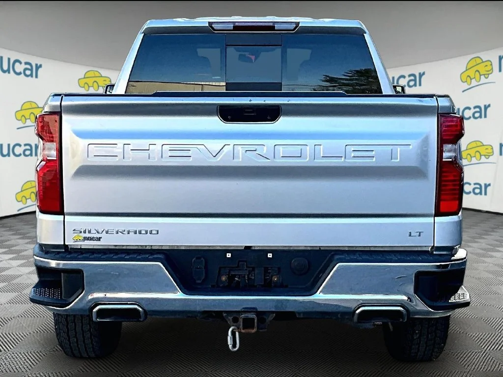 Used 2019 Silver Ice Metallic Chevrolet LT image 5