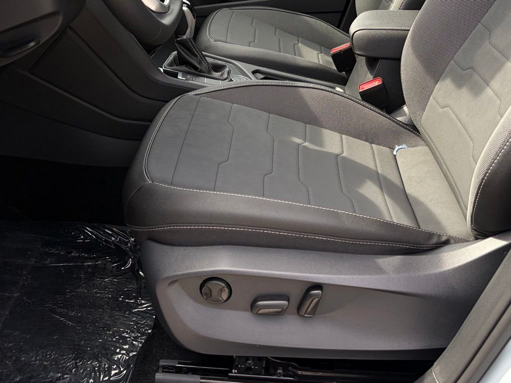 New 2026 Monument Gray W/Deep Black Roof Volkswagen 1.5T SE Black image 8