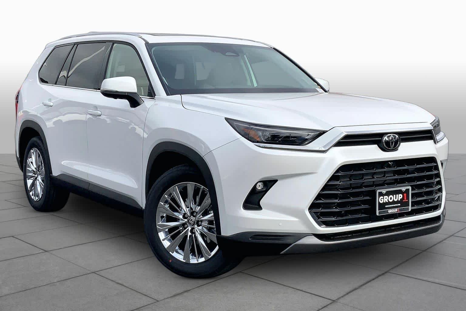 New 2026 Wind Chill Pearl Toyota Platinum image 2
