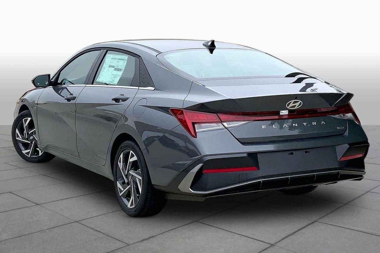 New 2026 Ecotronic Gray Hyundai Limited image 12