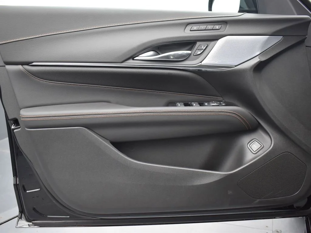 2025 Cadillac CT4 V-Series - Photo 10
