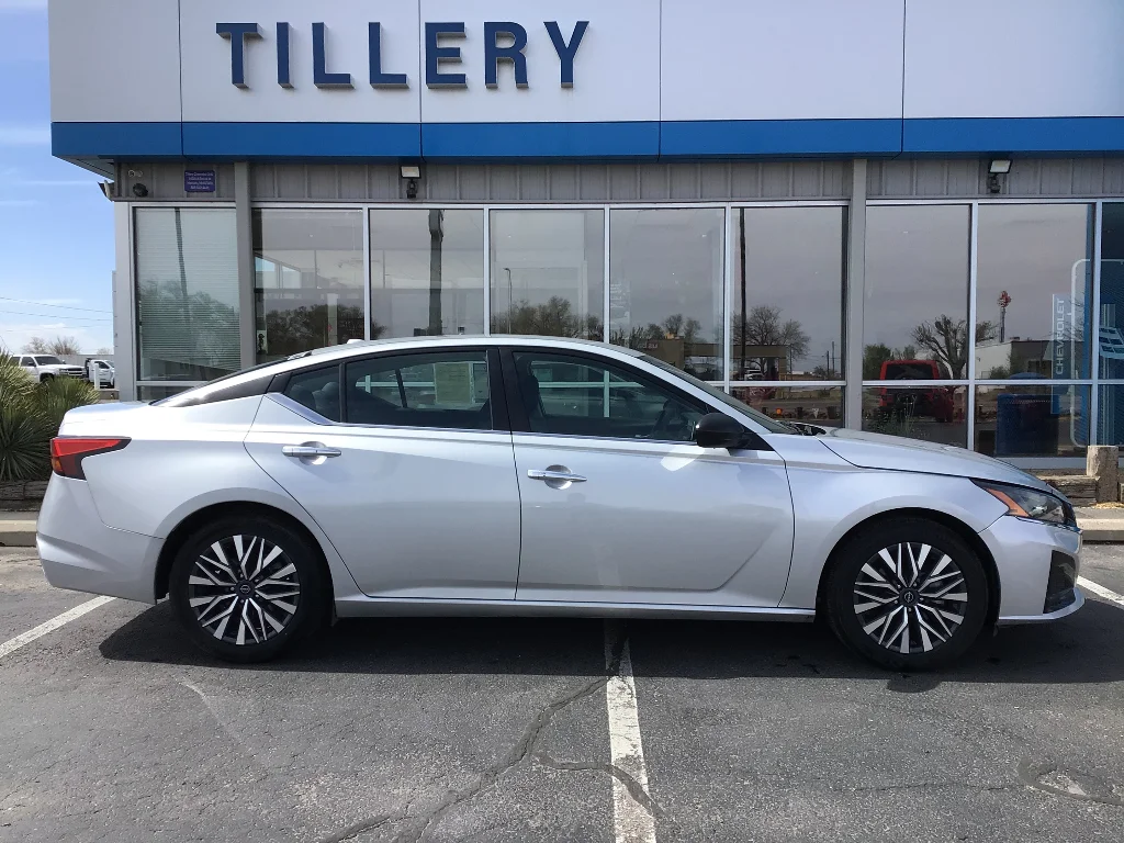 2024 Nissan Altima SV