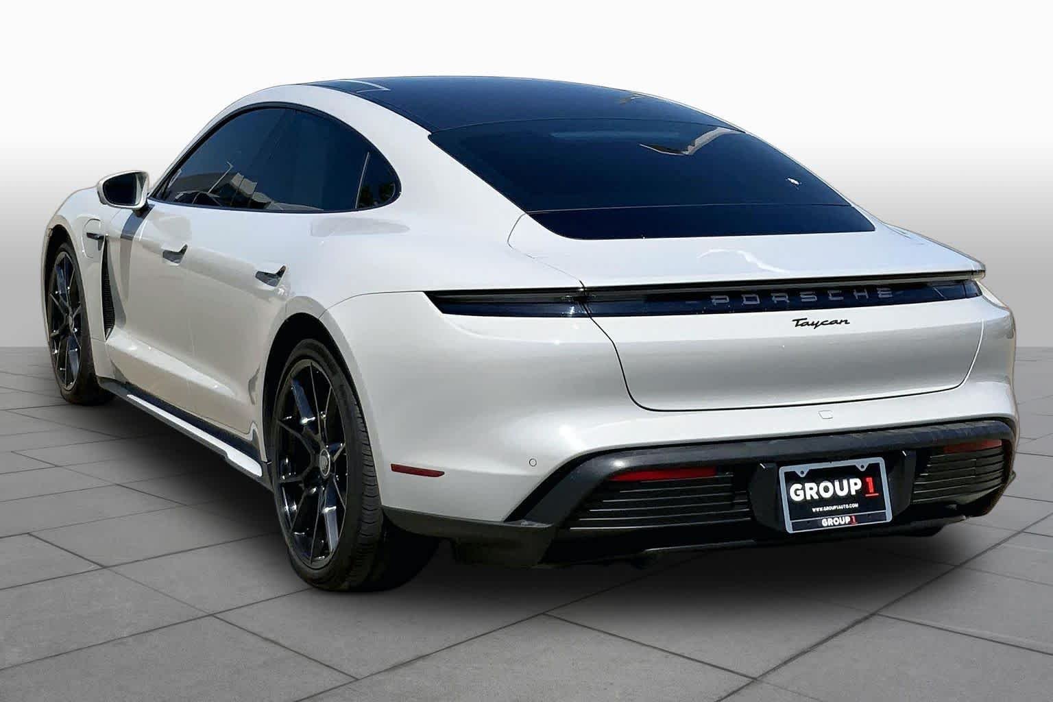 Used 2022 Chalk Porsche  image 10