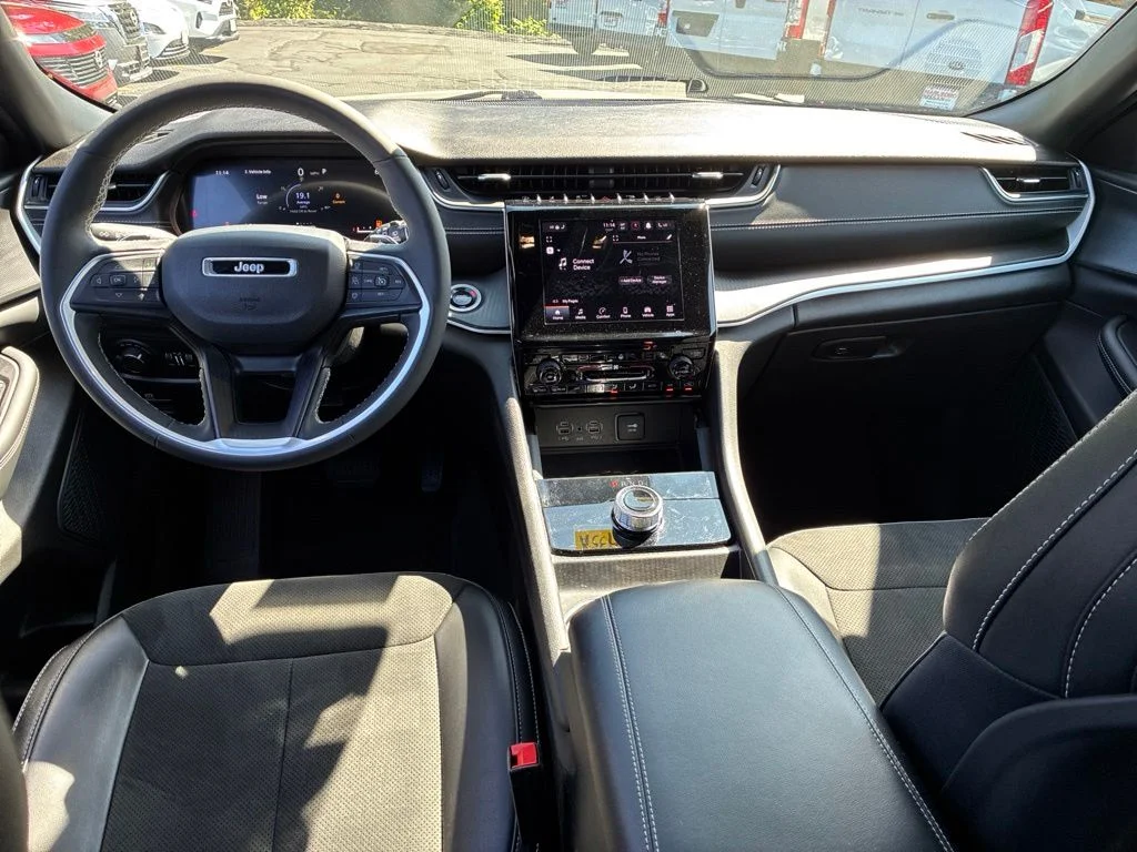 Used 2024 Silver Jeep Altitude X image 27
