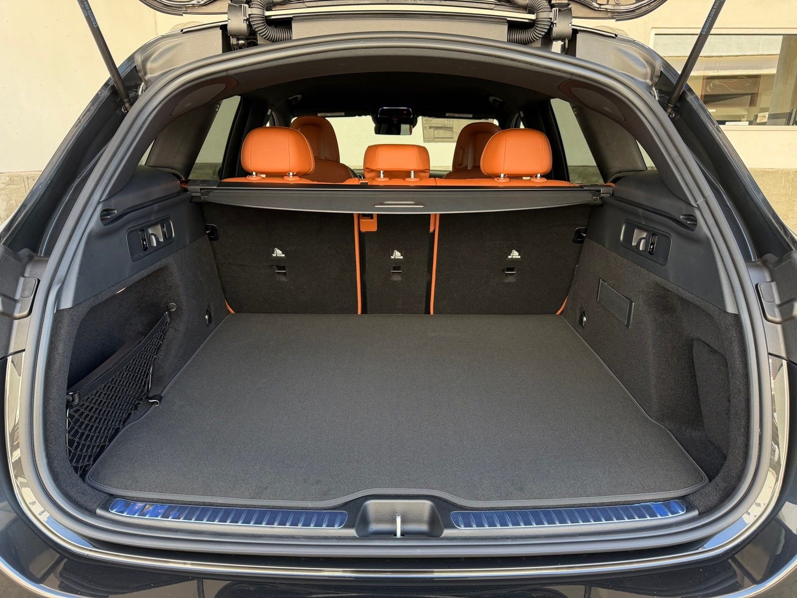 New 2026 Graphite Grey Metallic Mercedes-Benz GLC 300 image 20
