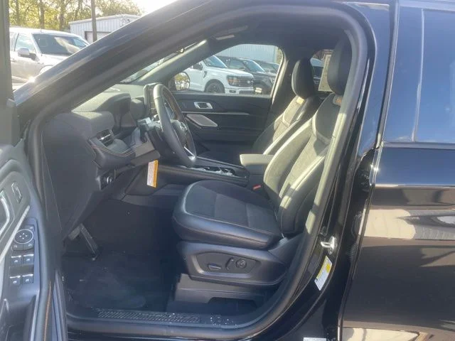 New 2026 Agate Black Metallic Ford Tremor® image 9