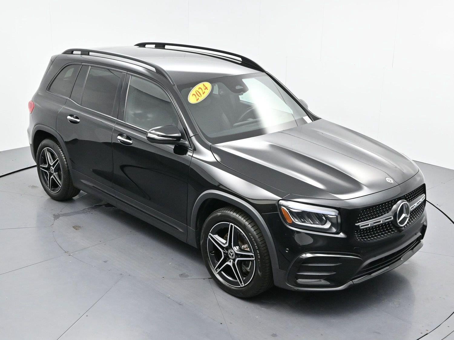 Used 2024 Black Mercedes-Benz GLB 250 image 37