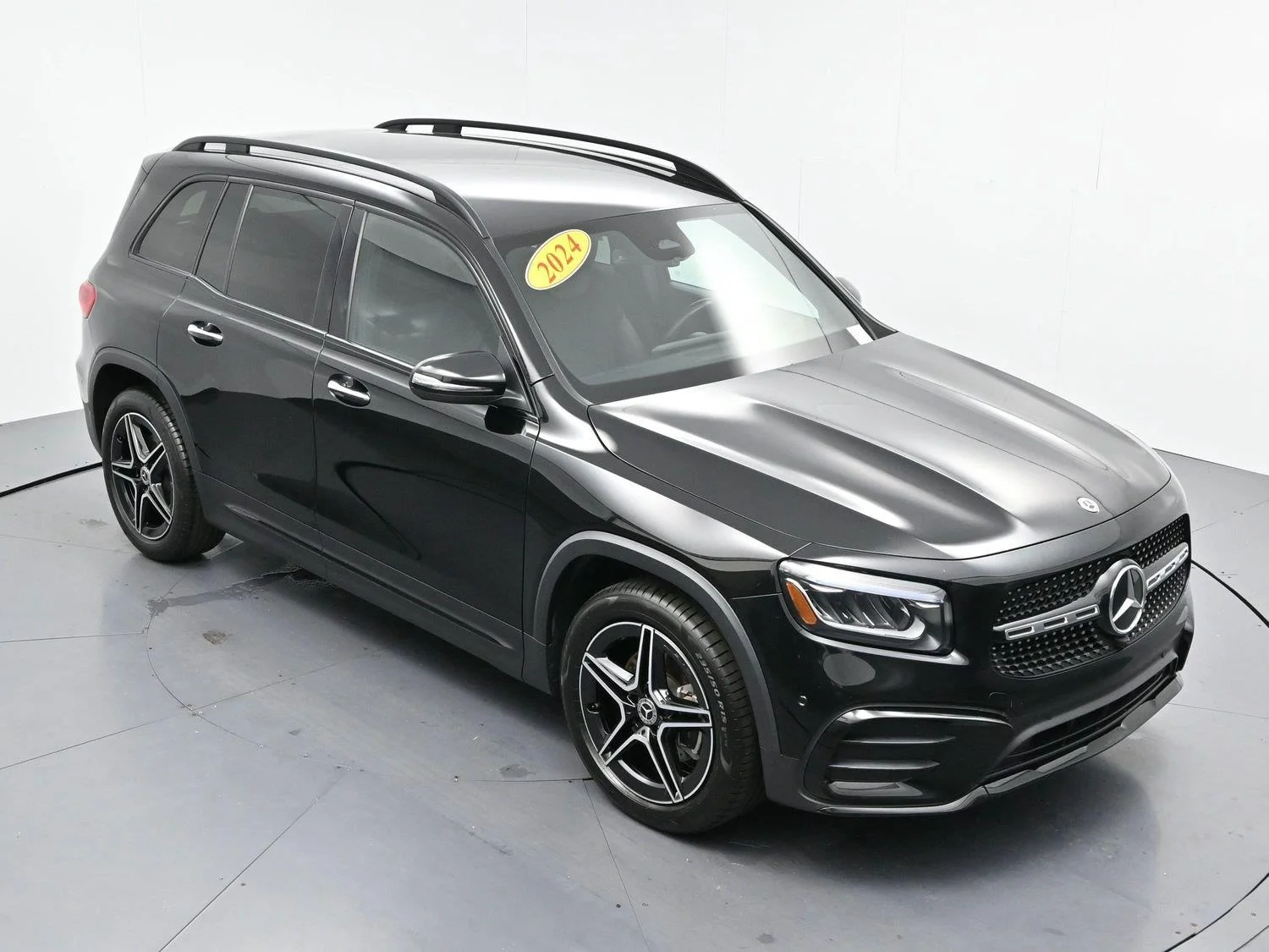 Used 2024 Black Mercedes-Benz GLB 250 image 37