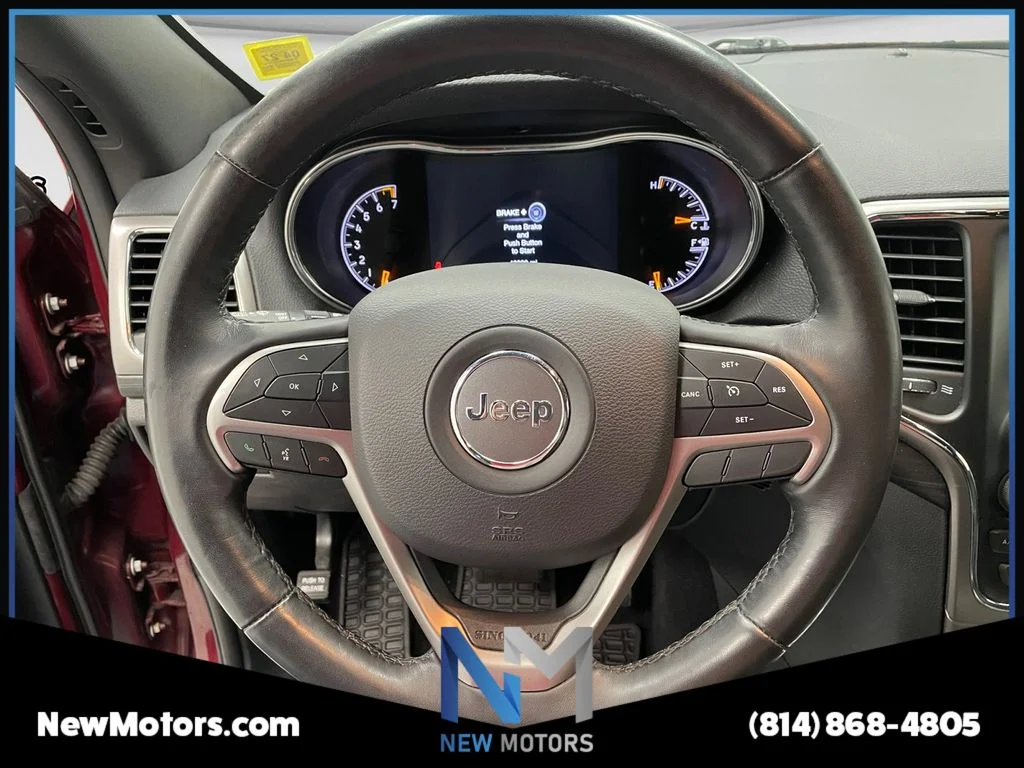 Used 2020 Velvet Jeep Laredo E image 10