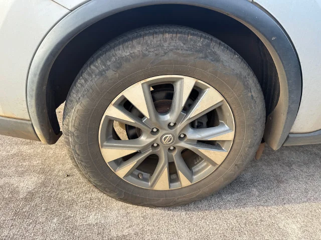 Used 2018 Silver Nissan SV image 20
