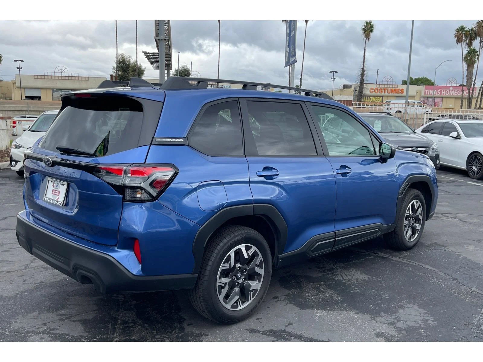 Used 2026 Daybreak Blue Pearl Subaru Premium image 5