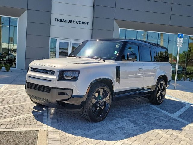 2026 Land Rover Defender 130 X-Dynamic SE