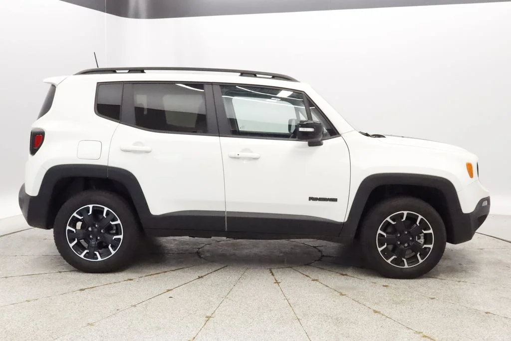 Certified Used 2023 White Jeep Latitude image 8