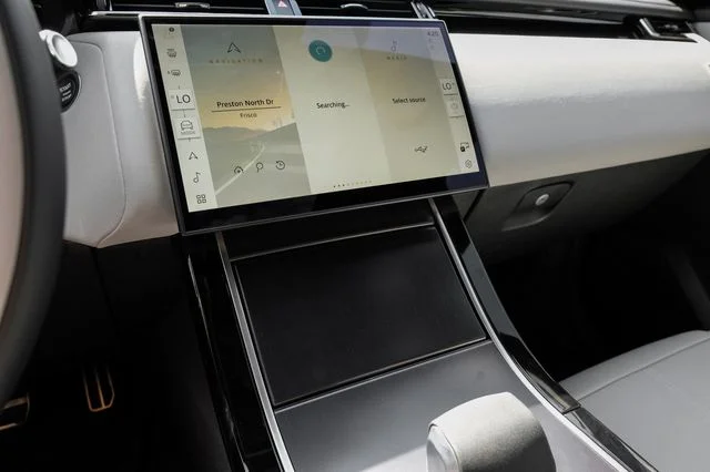 New 2026 Gold Land Rover Dynamic SE image 32