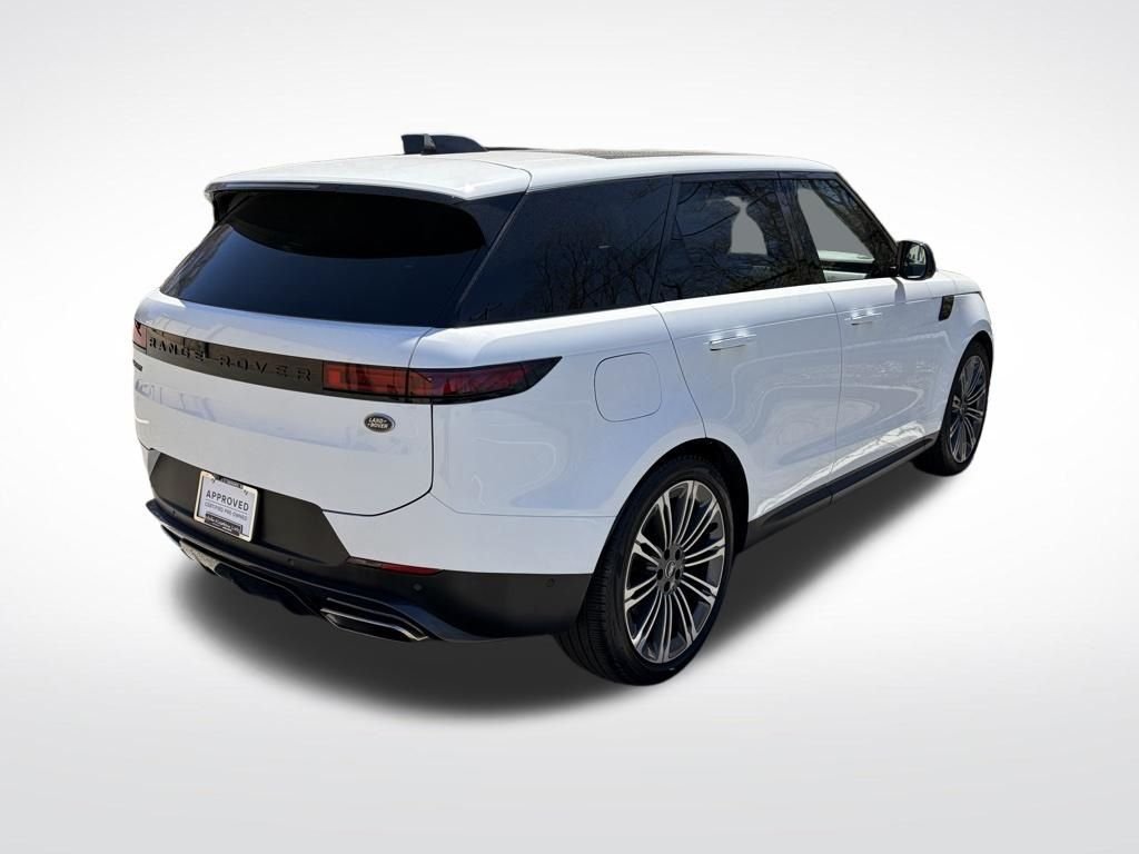Used 2023 White Land Rover SE image 8