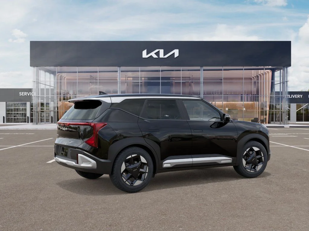 New 2027 Aurora Black Pearl Kia S image 6