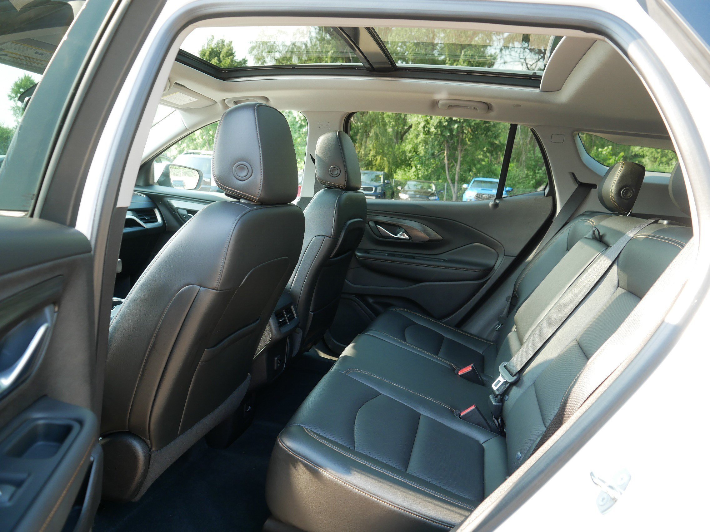 Used 2018 Summit White GMC SLT image 35