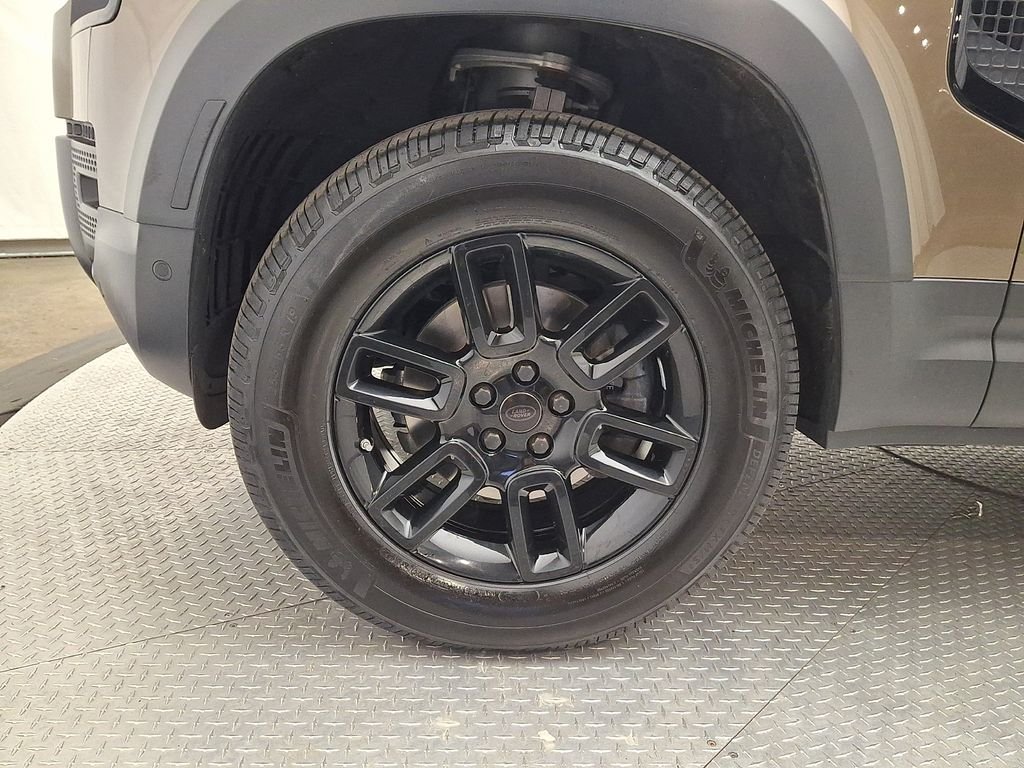 Used 2021 Gondwana Stone Metallic Land Rover S image 8