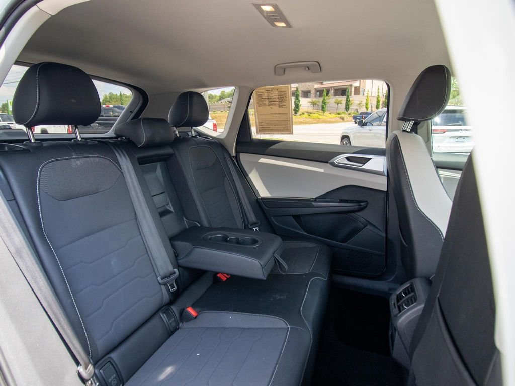 2025 Volkswagen Taos SE - Photo 22