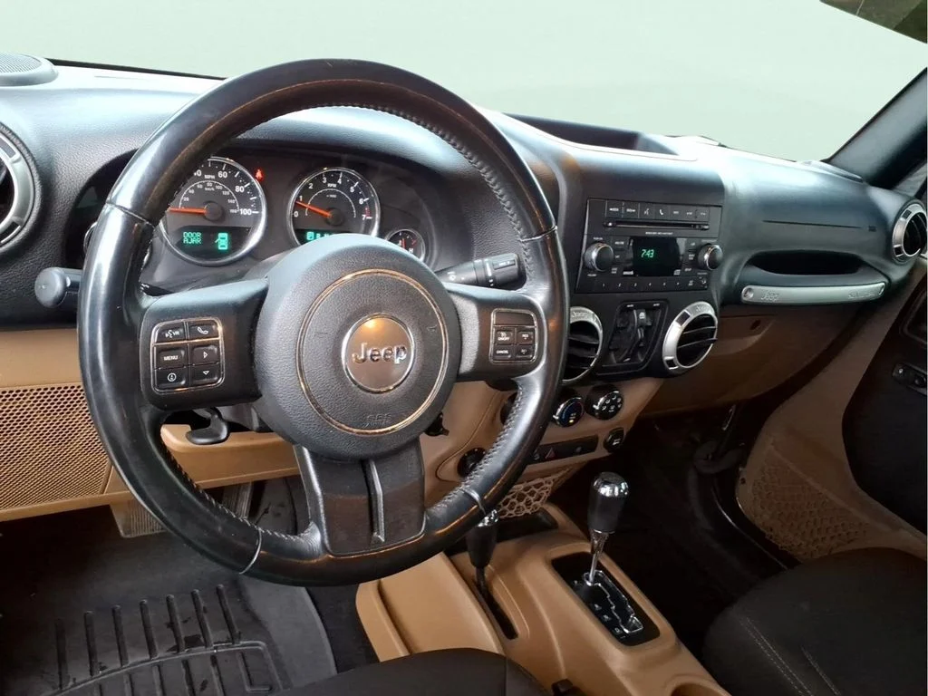 Used 2018 Gray Jeep Unlimited Sahara image 14